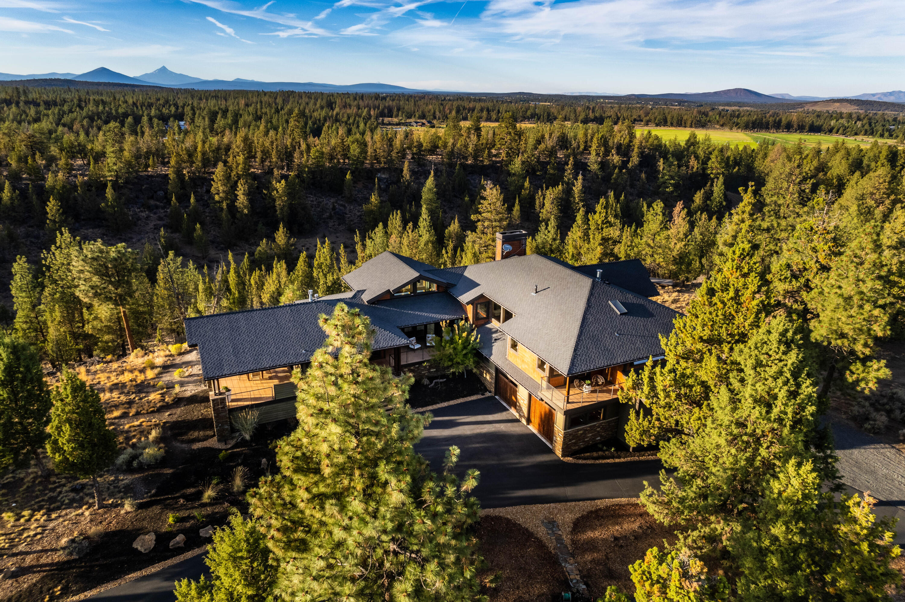 18776 Hakamore Drive  Bend OR 97703 photo