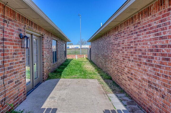 Property Photo:  1105 Golden Leaf Drive  OK 73160 
