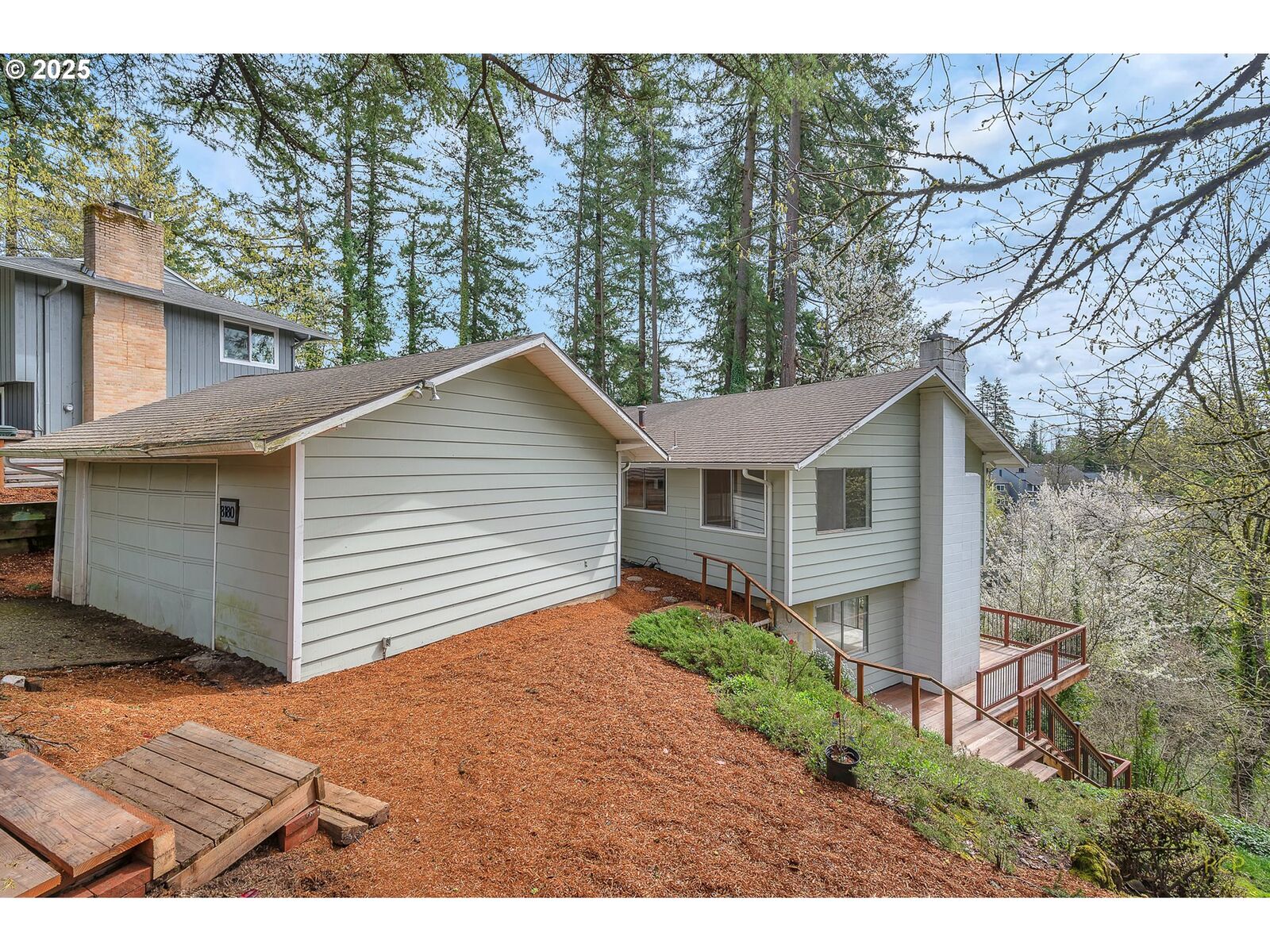 Property Photo: 8180 SW Brookridge St OR 97225