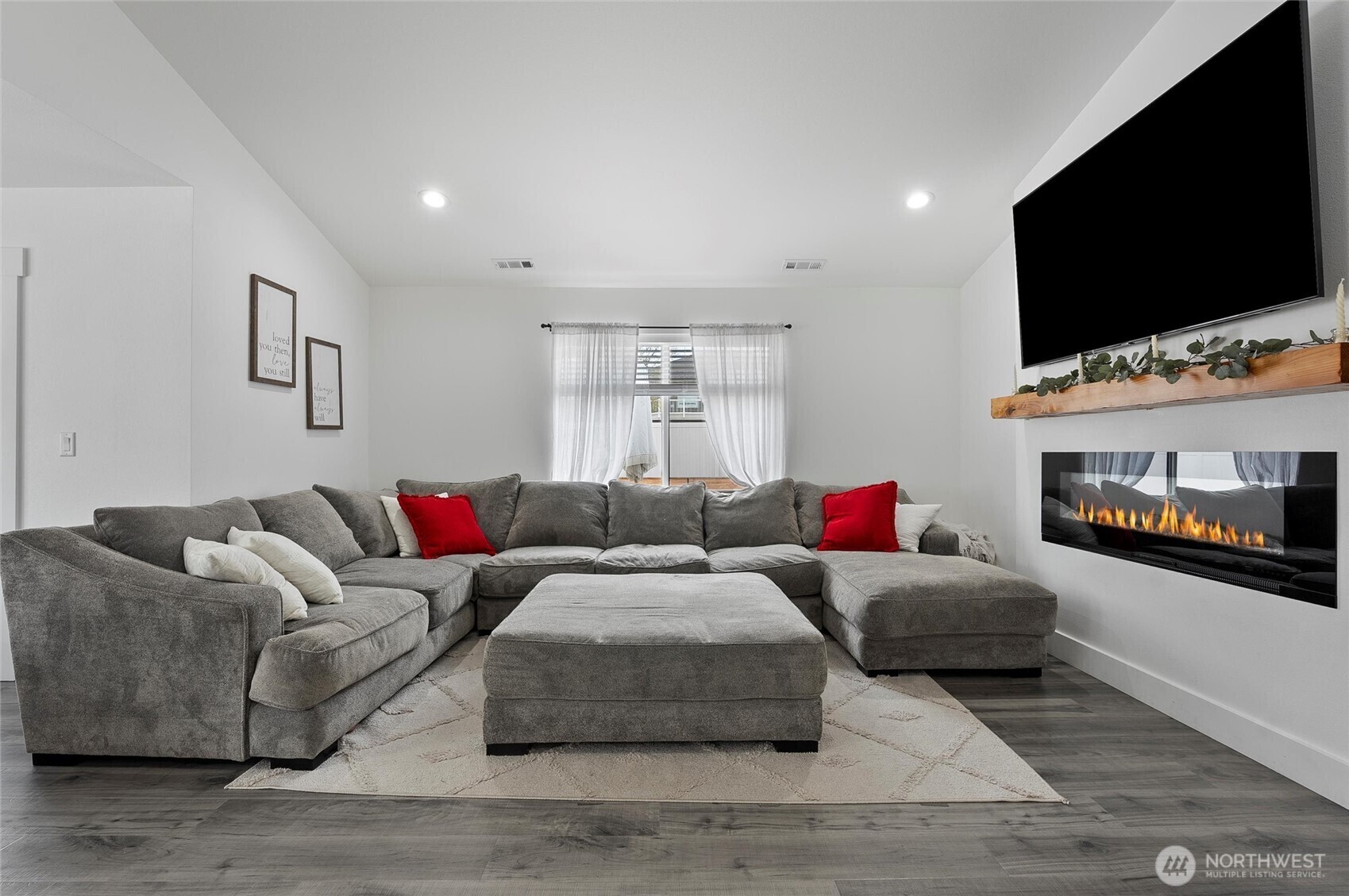 Property Photo:  6604 NE Partridge Drive  WA 98837 