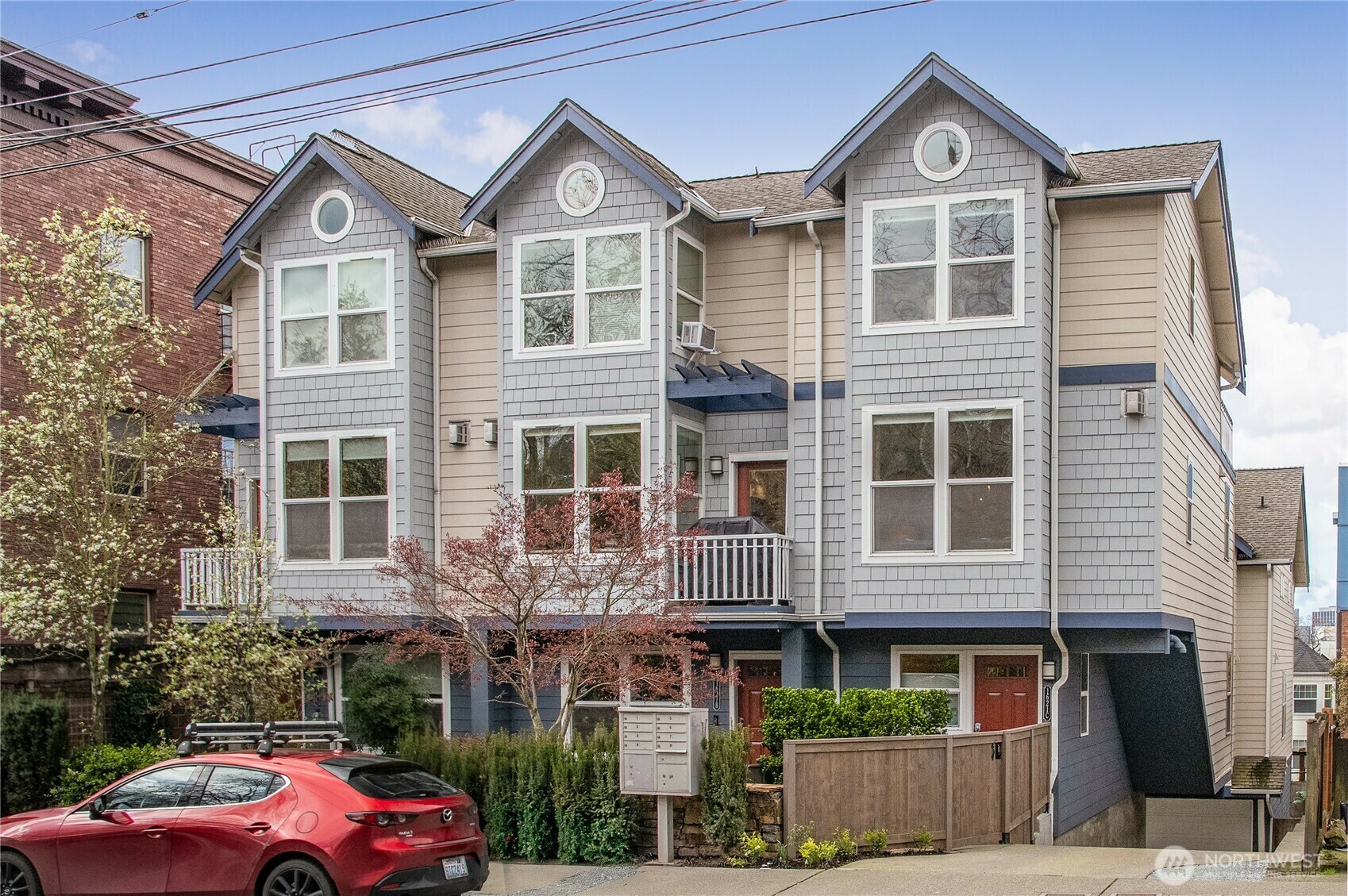 Property Photo:  1621  15th Avenue C  WA 98122 