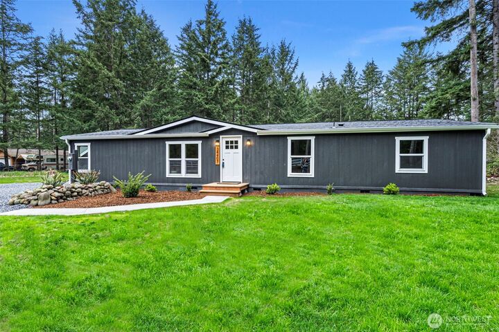 Property Photo: 34407 41st Ave E WA 98328