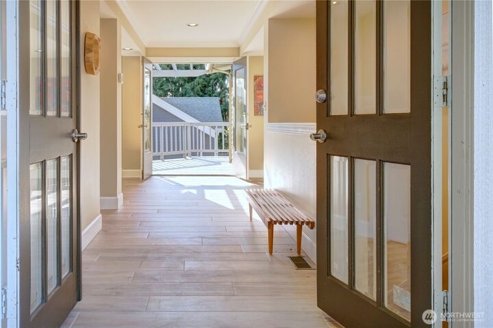 Property Photo: 11717 NE 73rd Street WA 98033