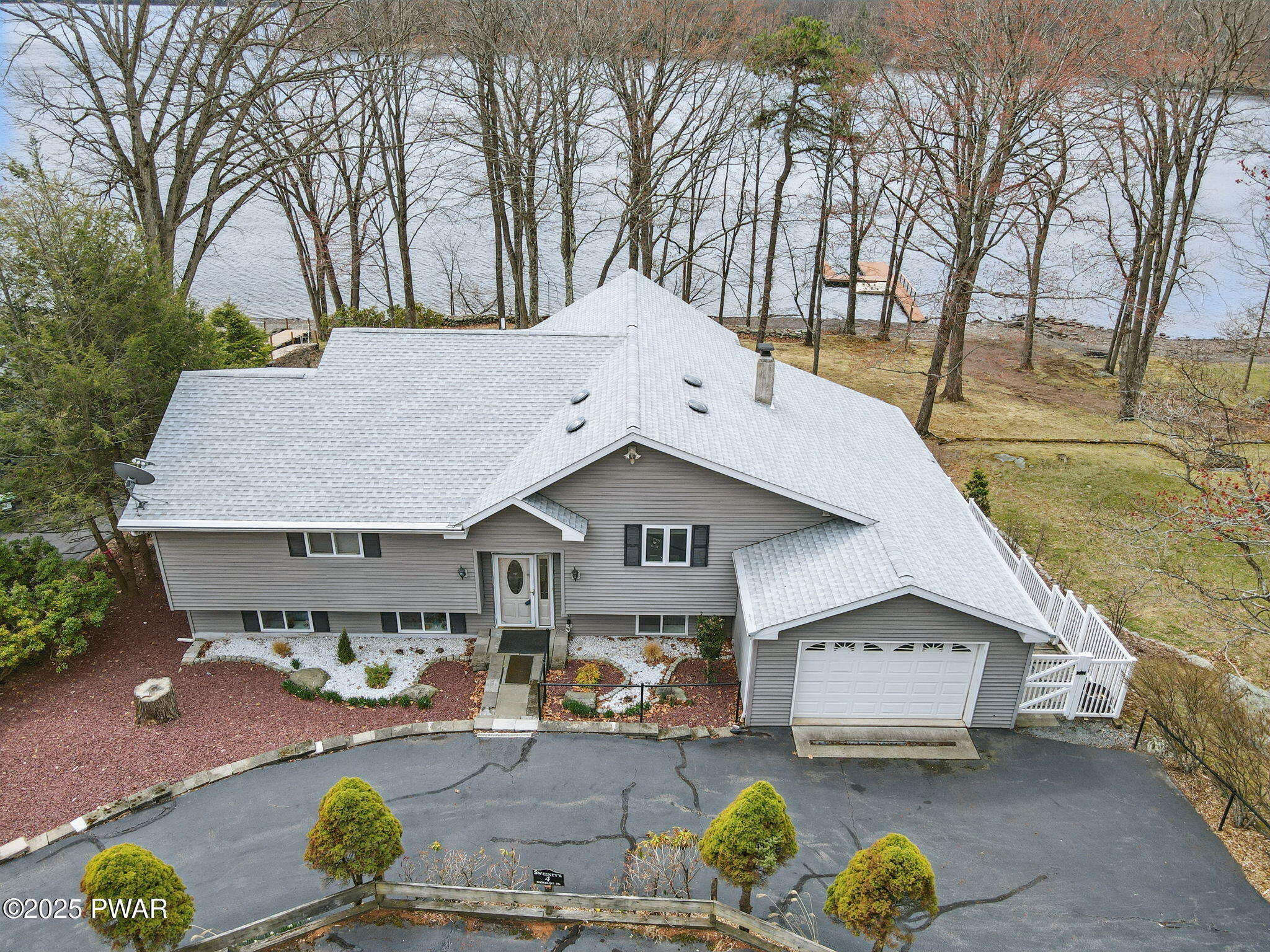 Property Photo:  4 Shore Line Drive  PA 18438 