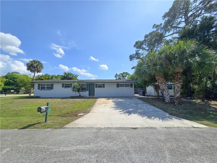 1675 41st Avenue  Vero Beach FL 32960 photo