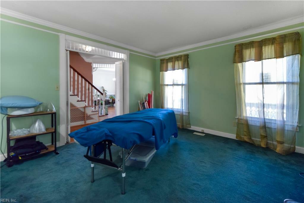 Property Photo: 7813 Quaker Dr VA 23437