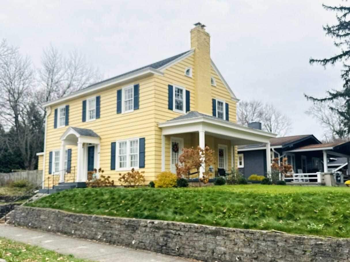 Property Photo: 201 S 21st Street IN 47374