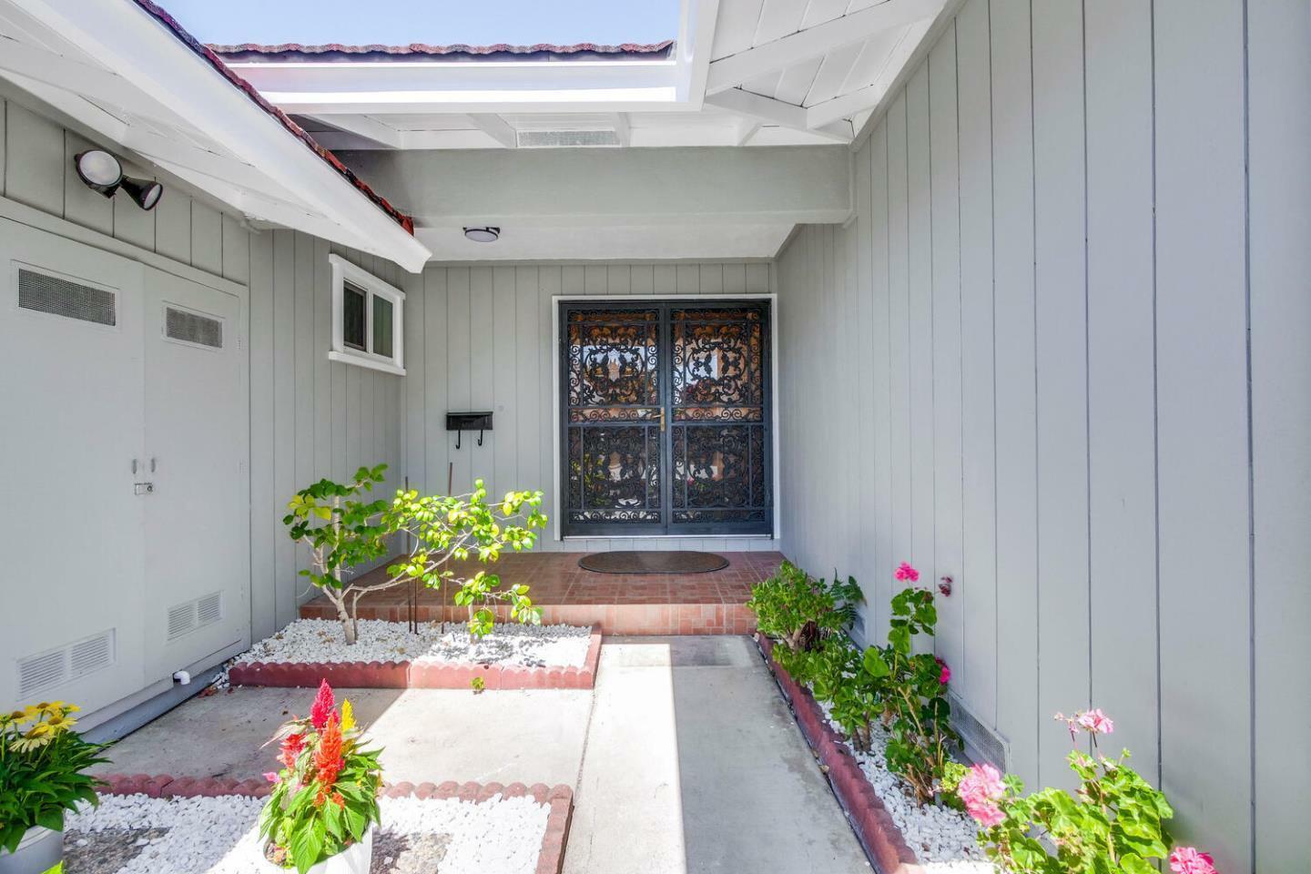 Property Photo:  985 Reed Avenue  CA 94086 