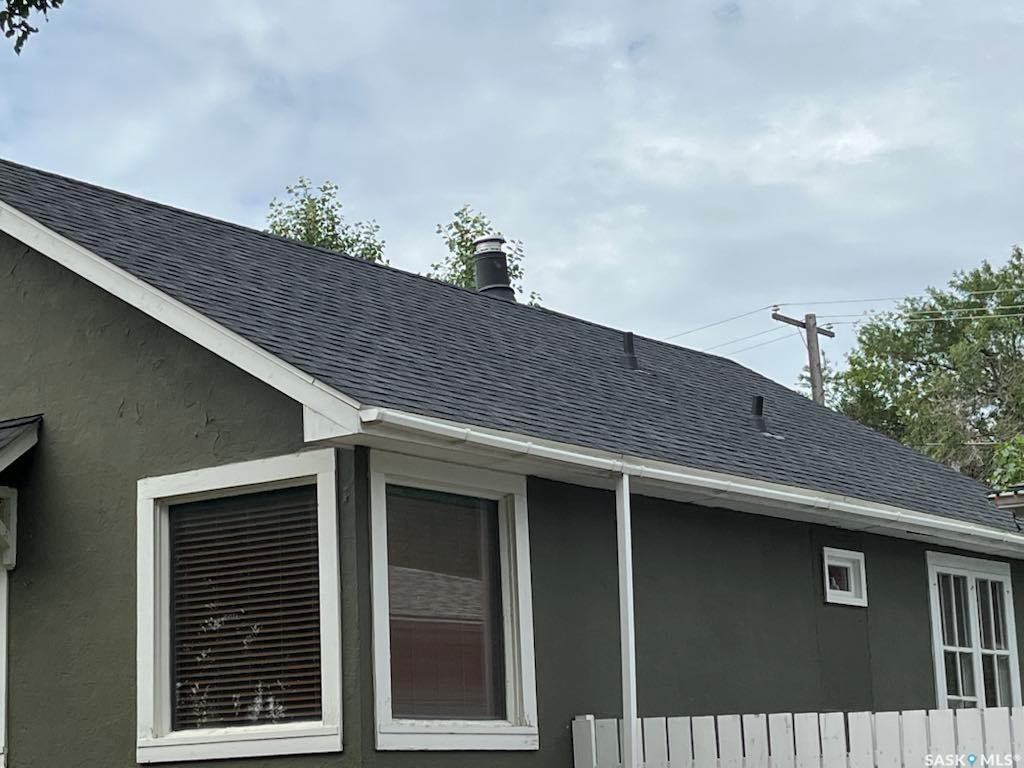 Property Photo:  424 6th Avenue NW  SK S9H 0Y3 