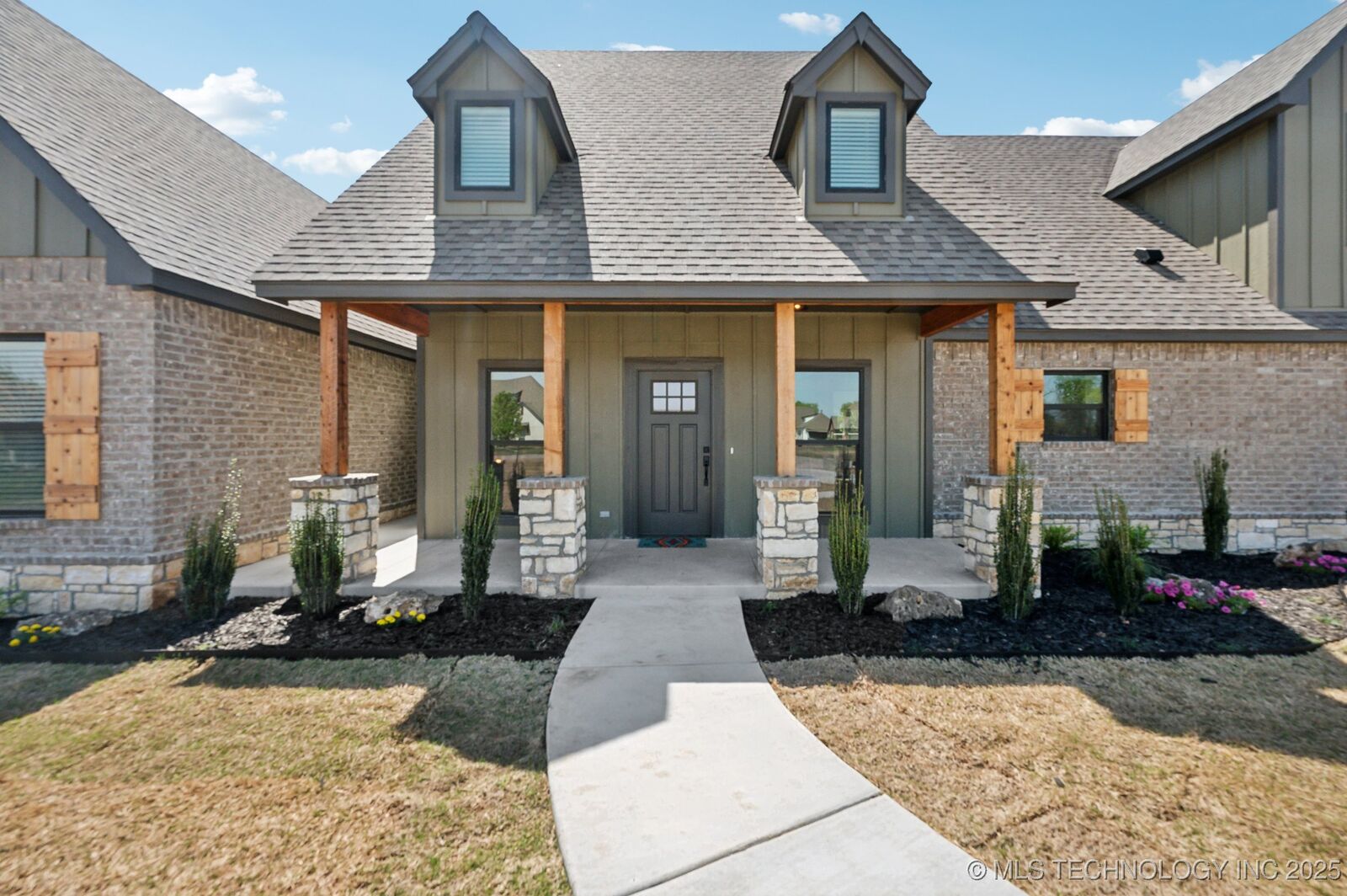 Property Photo:  18960 S Hickory Place  OK 74019 