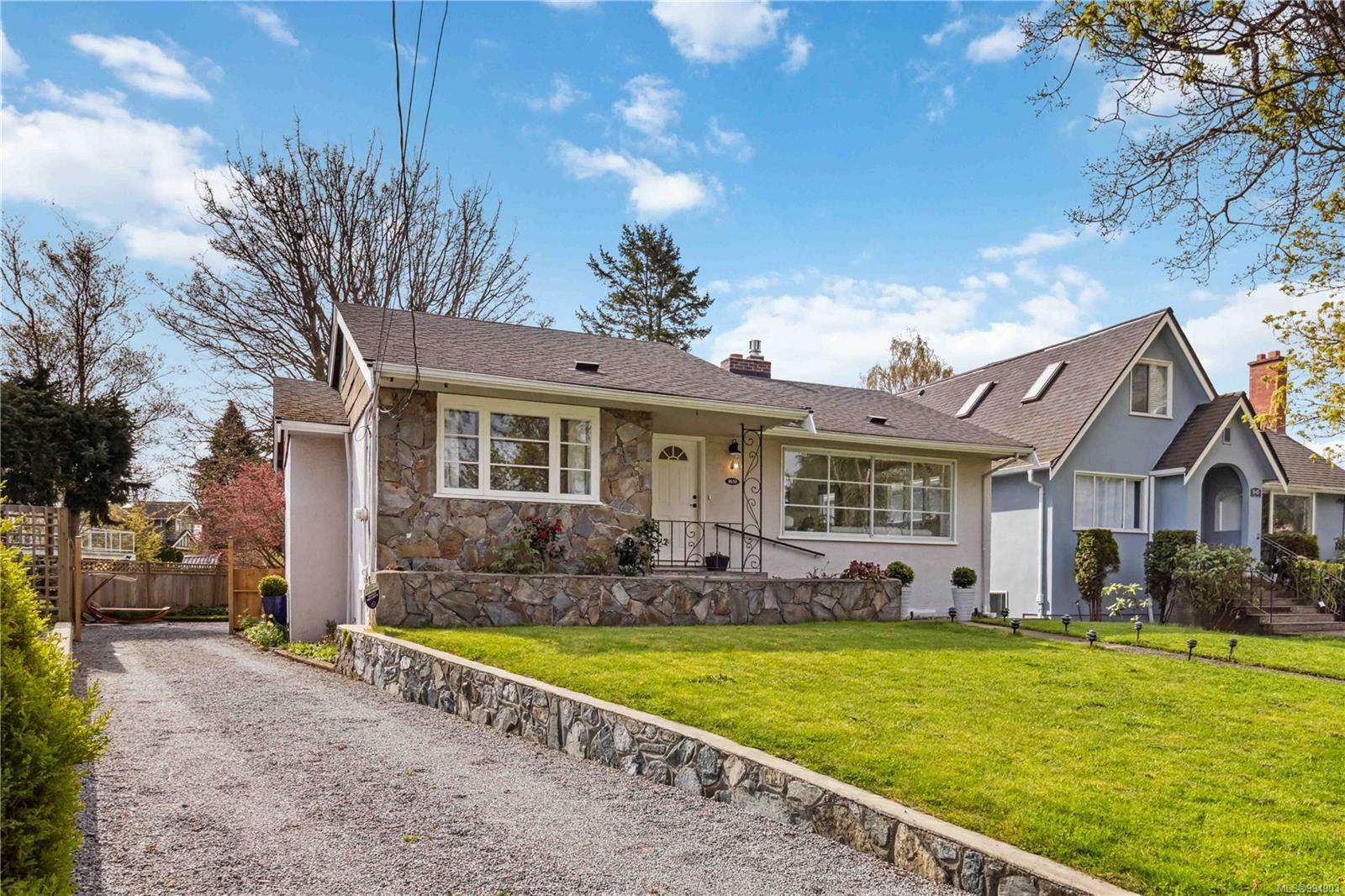 Property Photo: 1651 Fairfield Rd BC V8S 1G4