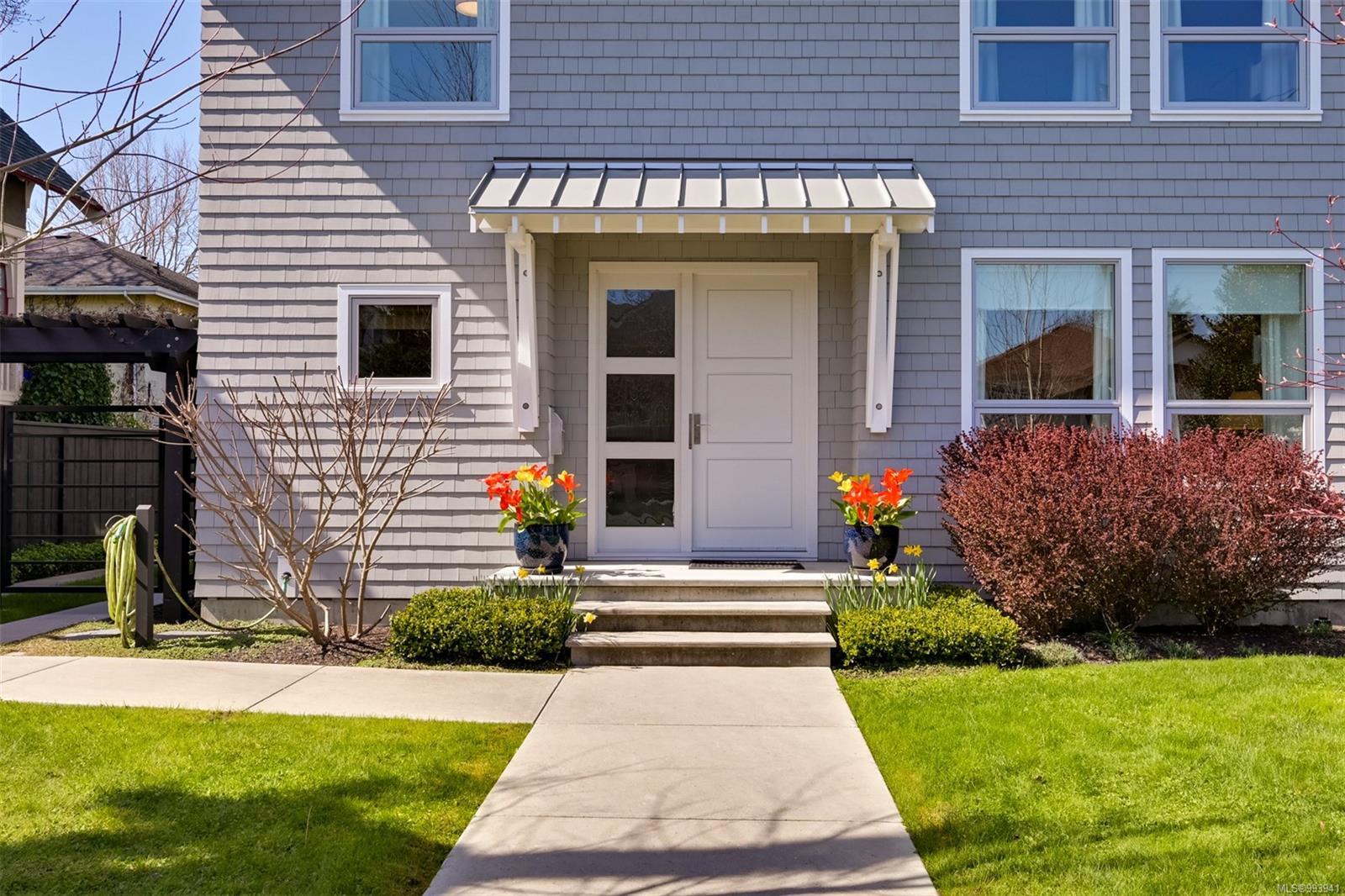 Property Photo:  108 Cambridge St  BC V8V 4B2 