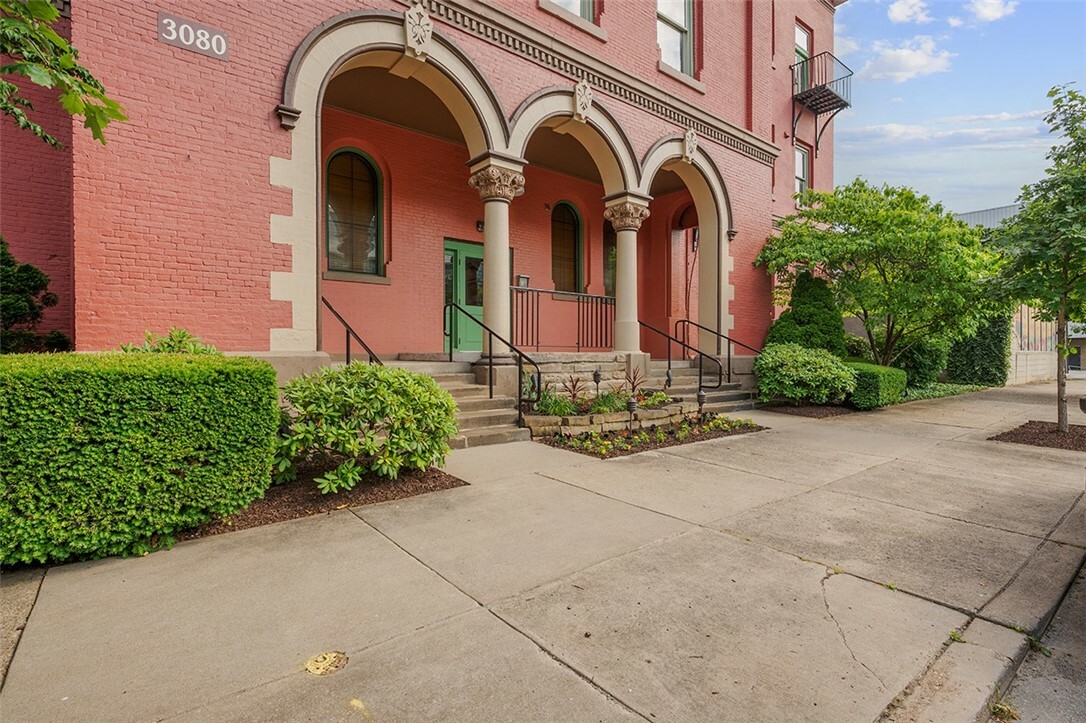 Property Photo:  3080 Smallman St Ph10  PA 15201 