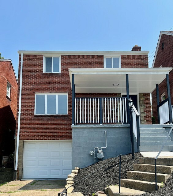 Property Photo: 2445 Edgebrook Ave PA 15226