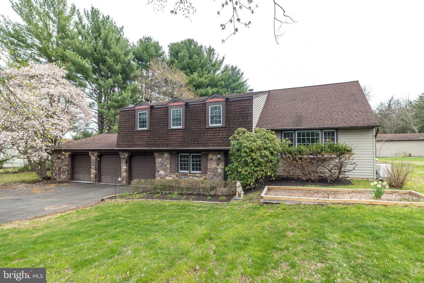 Property Photo: 35 Fox Hill Road PA 18901