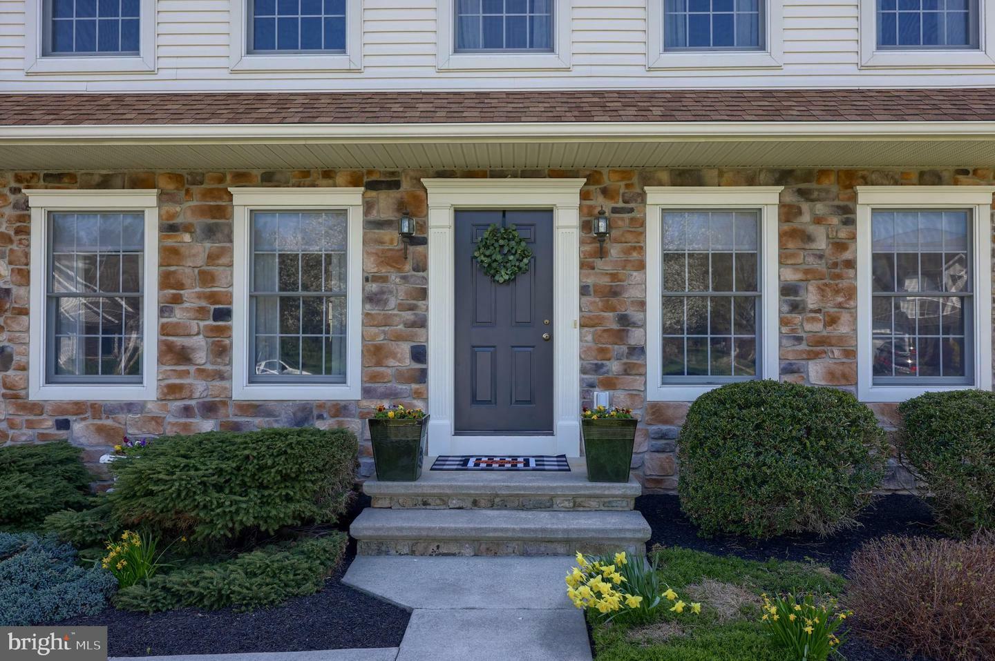 Property Photo: 362 Squire Lane PA 17543