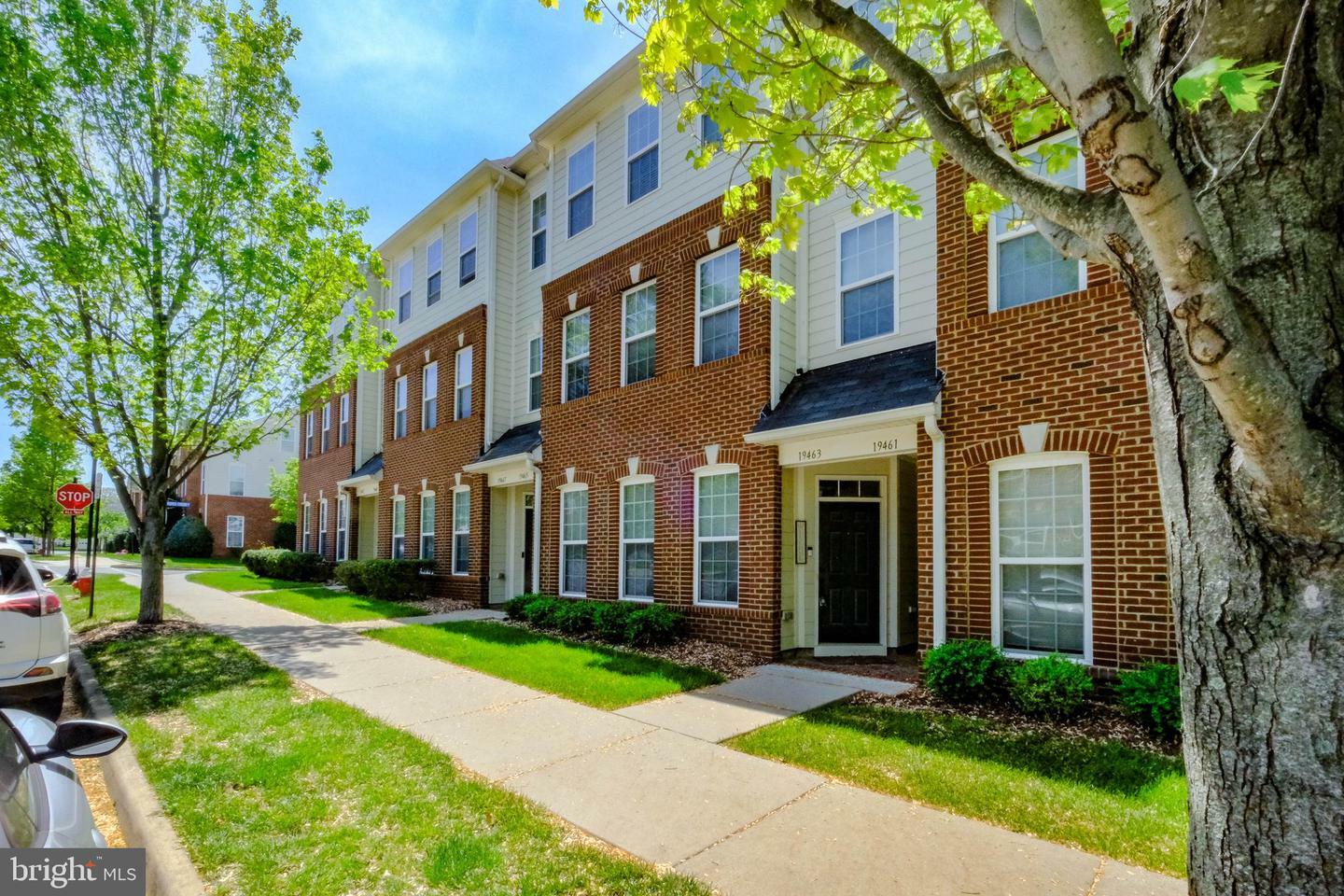 Property Photo: 19463 Promenade Drive VA 20176