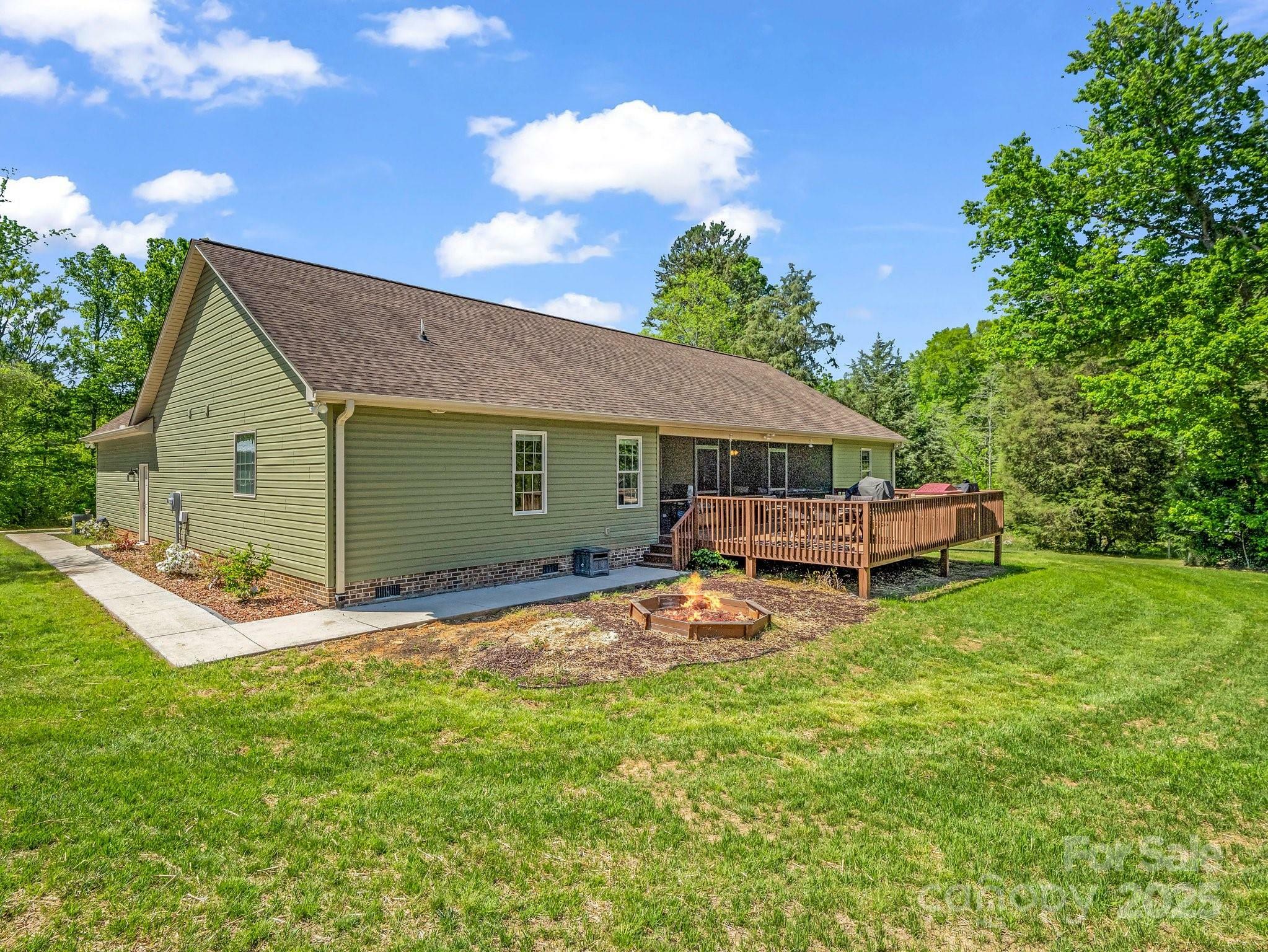 Property Photo: 575 Hill Road NC 28092