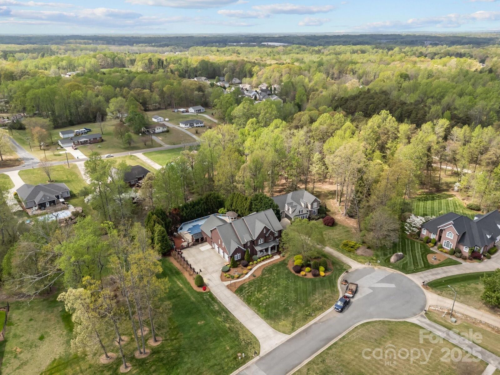 Property Photo:  110 Devonshire Lane  NC 28146
