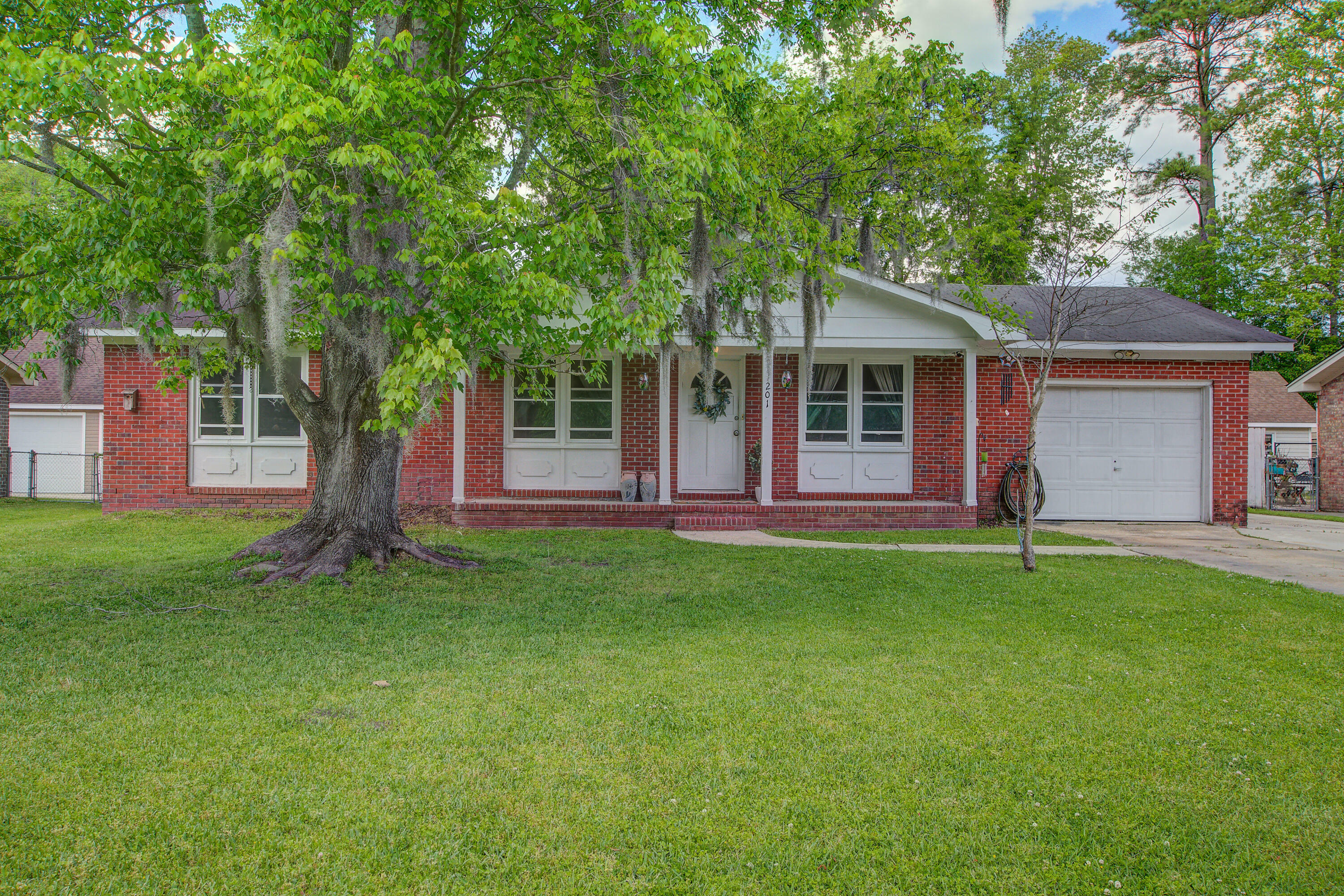 201 Judith Drive  Summerville SC 29485 photo