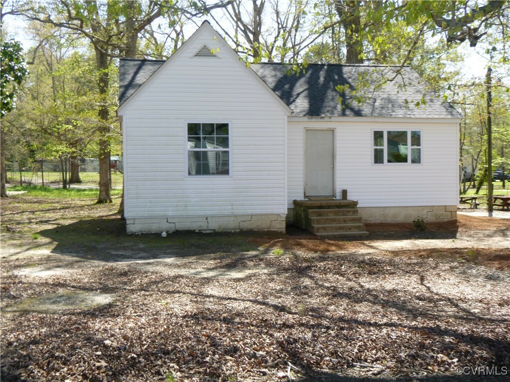 Property Photo: 609 Nottoway Avenue VA 23824