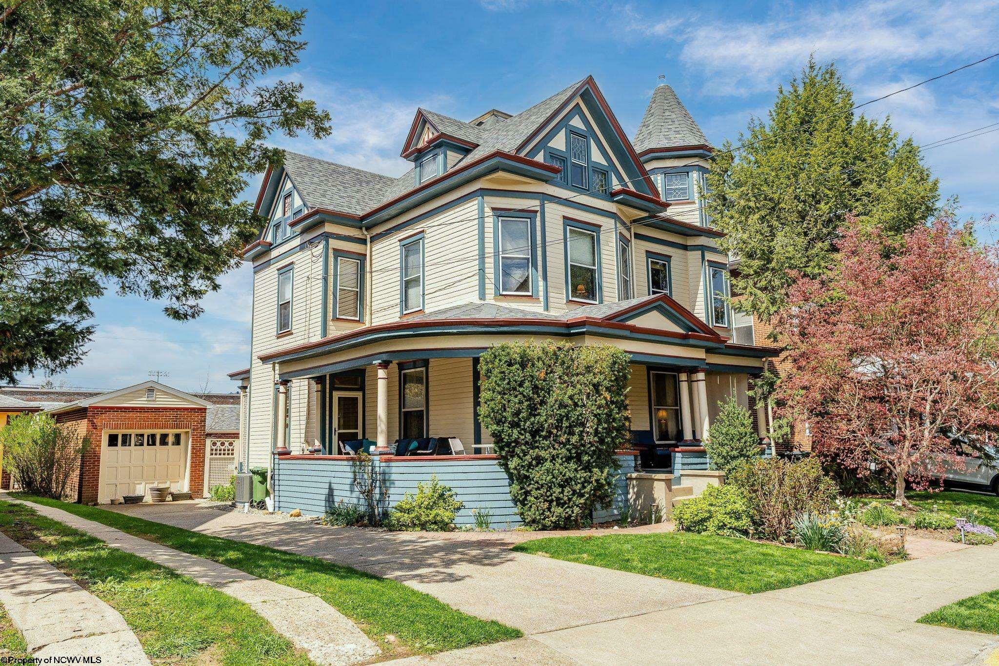 Property Photo:  228 Grand Street  WV 26501 