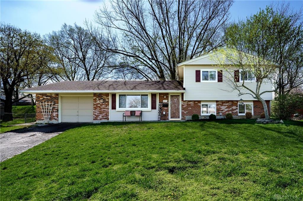 Property Photo: 5632 Winterberry Court OH 45431