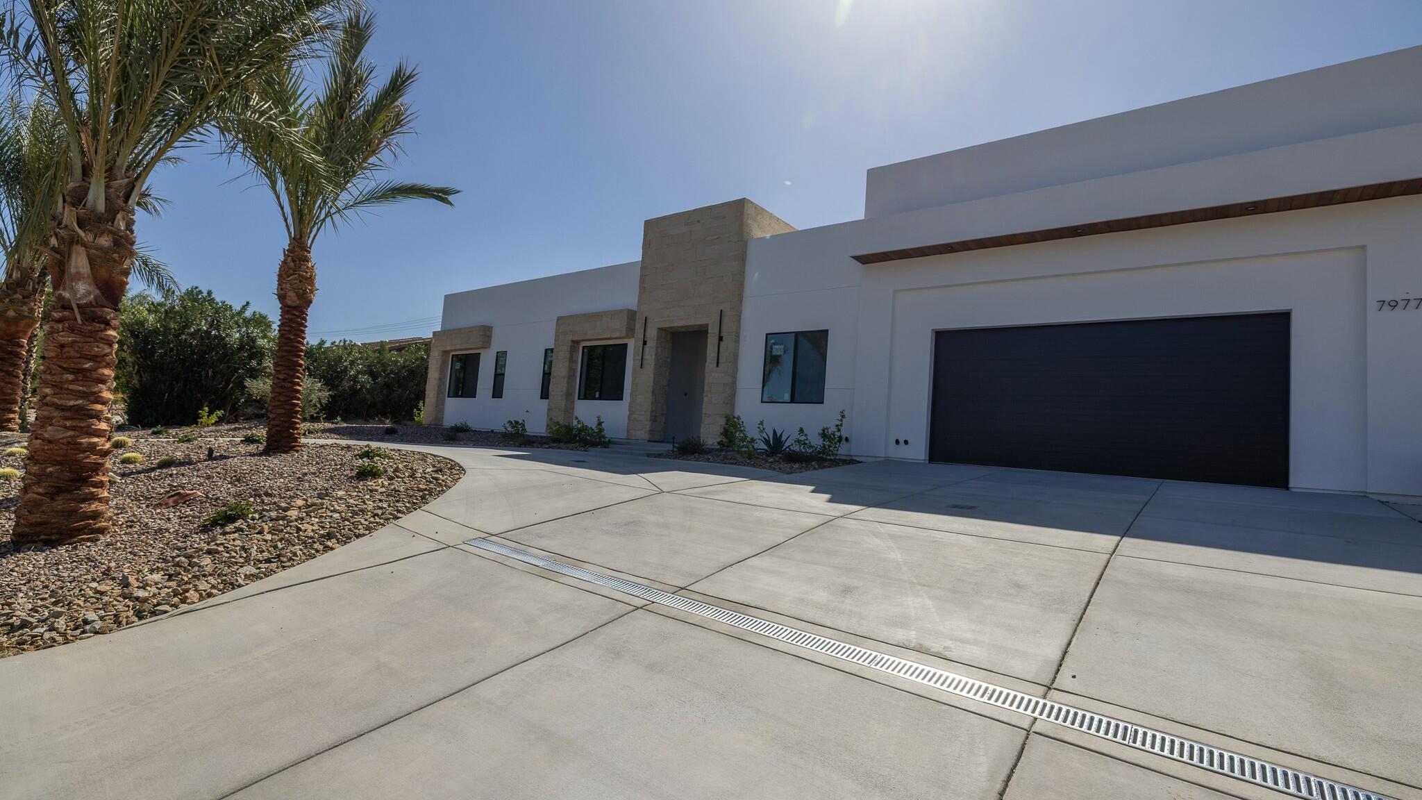 Property Photo: 79777 Kingston Drive CA 92203