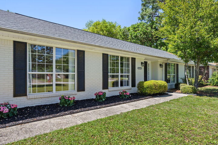 5735 Leesway Boulevard  Pensacola FL 32504 photo