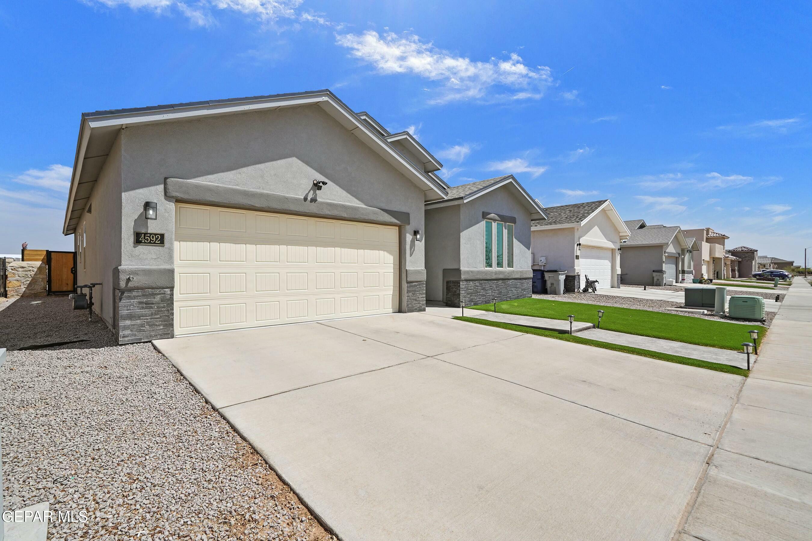 Property Photo: 4592 Marisabel Azcarate Street TX 79938