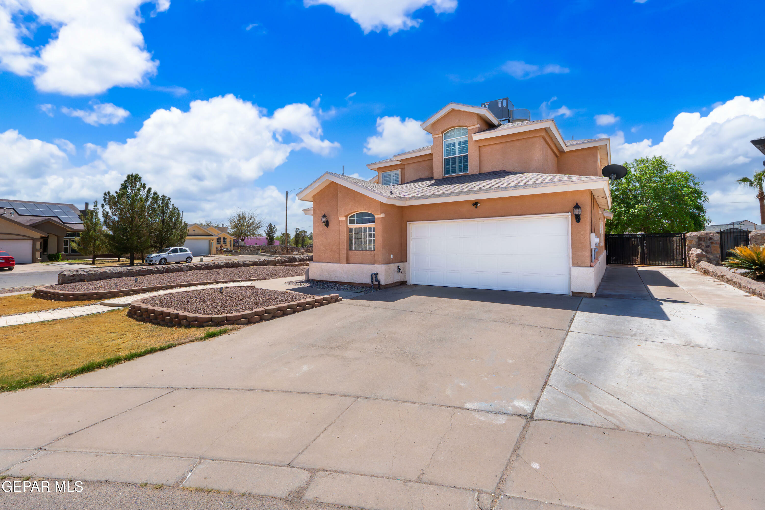 Property Photo: 400 Rio Fango TX 79932