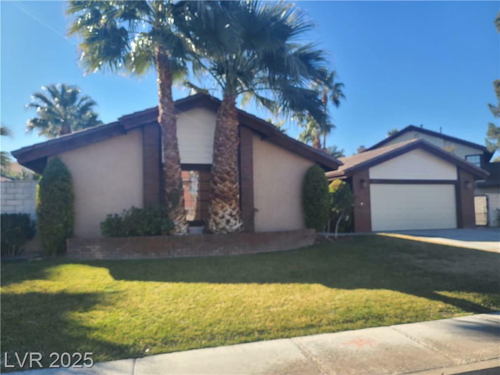 Property Photo: 1817 Quarley Place NV 89014