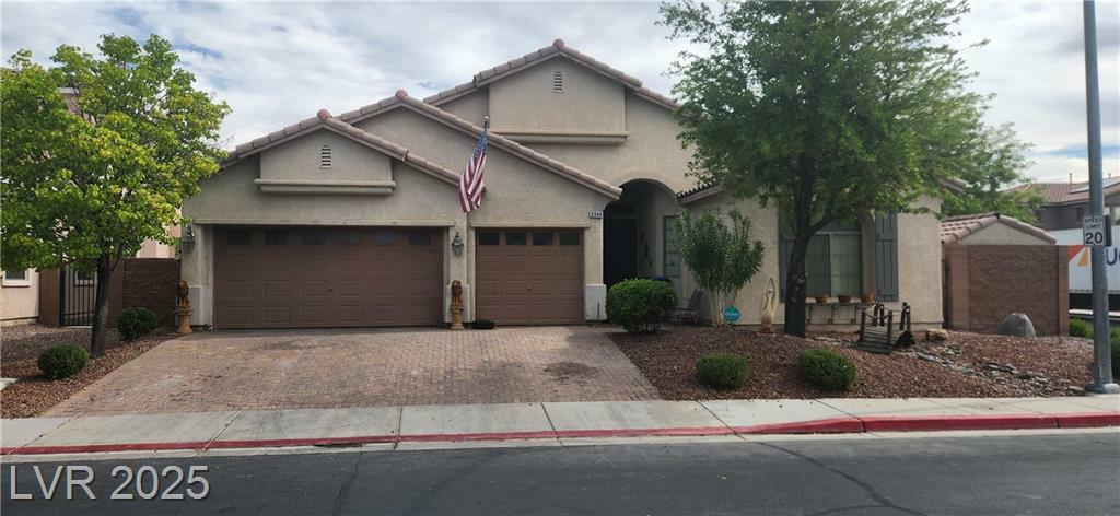 Property Photo: 6944 Puetollano Drive NV 89084