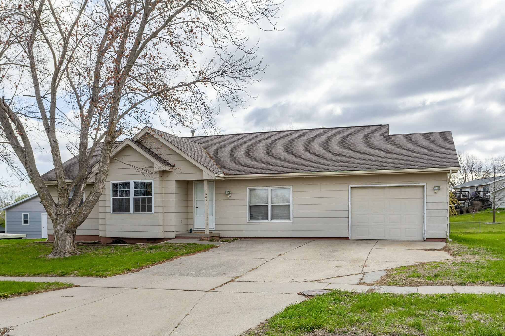 Property Photo:  1605 S 15th Street  IA 50003 