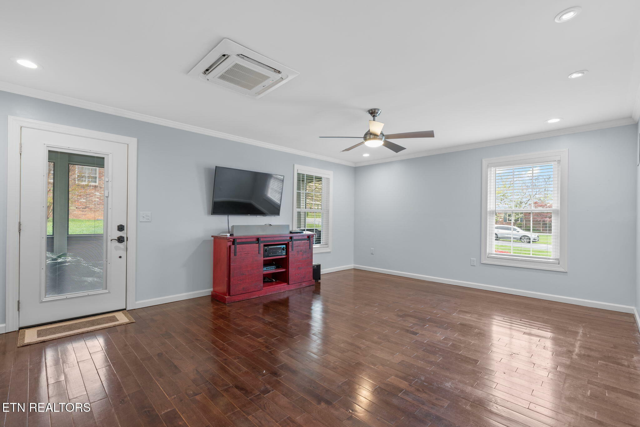 Property Photo: 225 W Hills Rd TN 37909