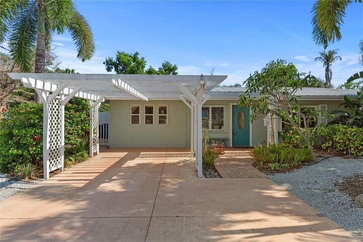 Property Photo: 7860 Holiday Drive FL 34231