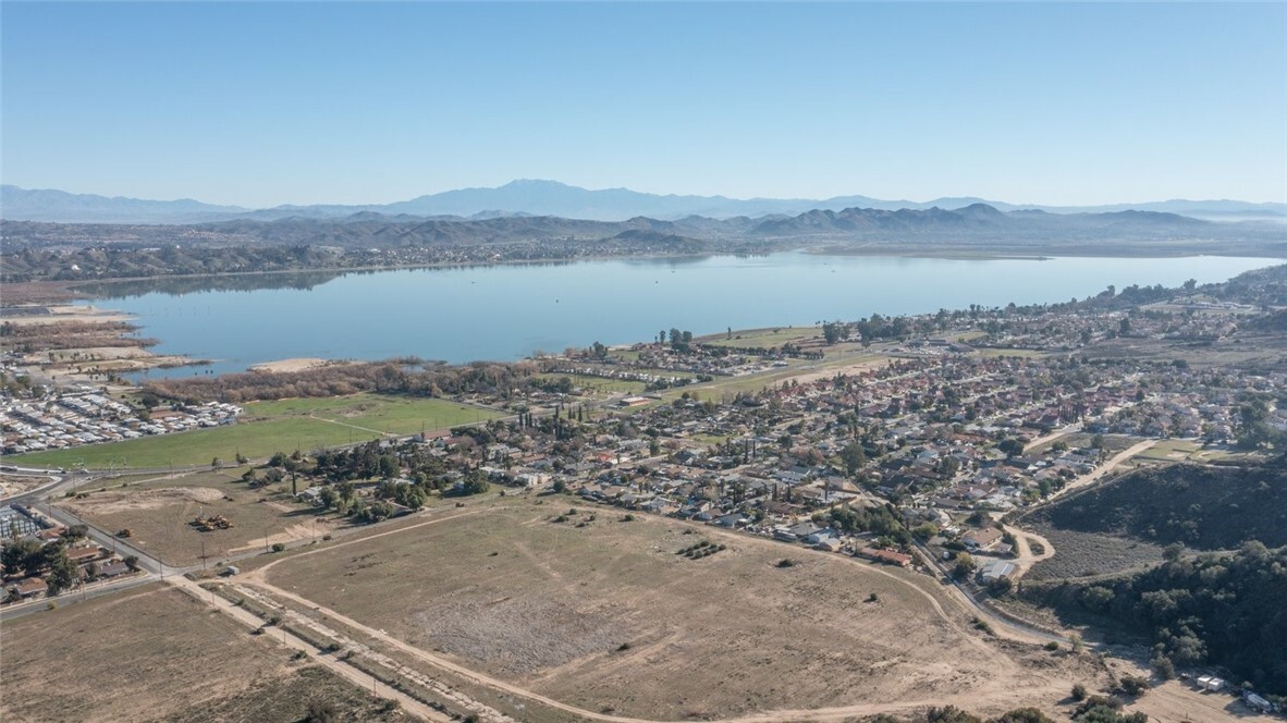 Property Photo: 30 Lakeview CA 92530
