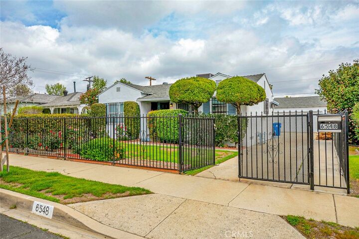Property Photo:  6548 Beeman Avenue  CA 91606 