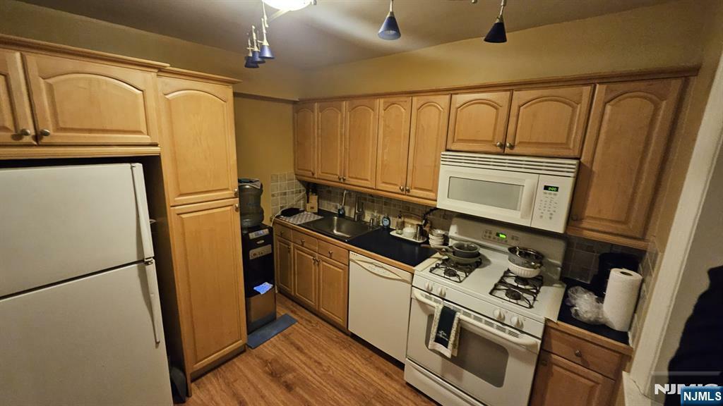 Property Photo:  2345 Linwood 4H  NJ 07024 