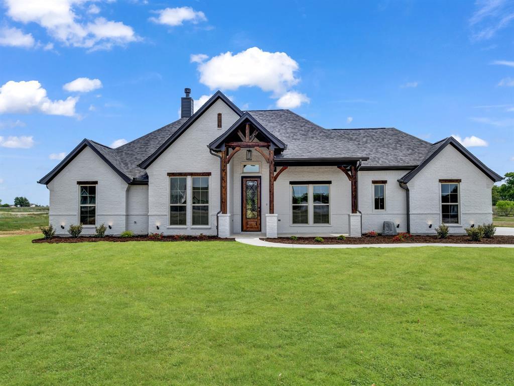Property Photo: 1065 Alex Drive TX 76082