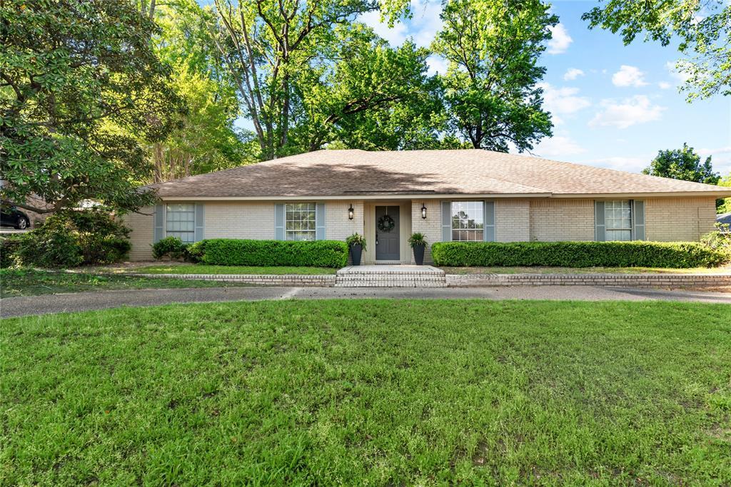 Property Photo: 8621 Rampart Place LA 71106