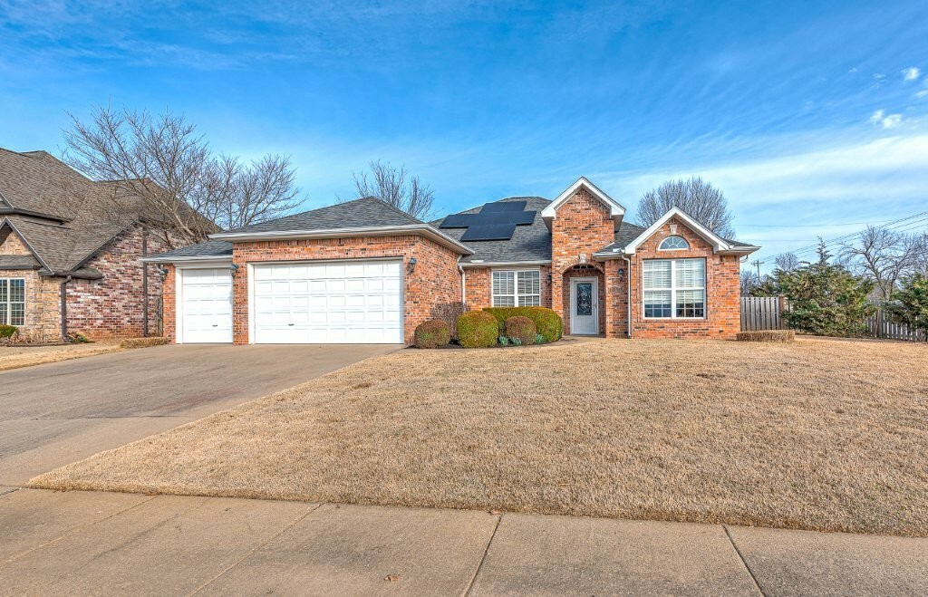 Property Photo: 1801 W Morter Place AR 72758