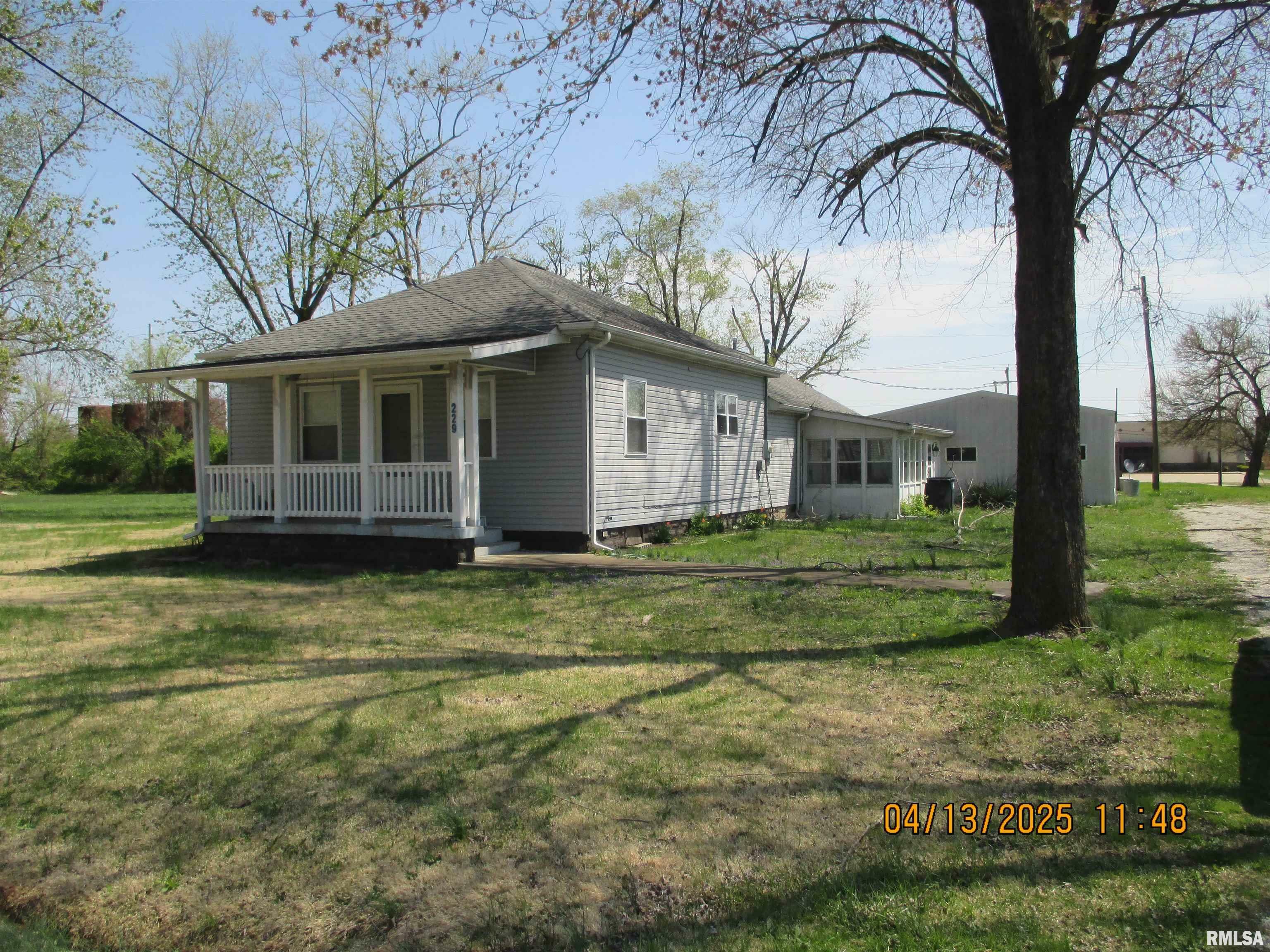 Property Photo: 229 S James Street IL 62801