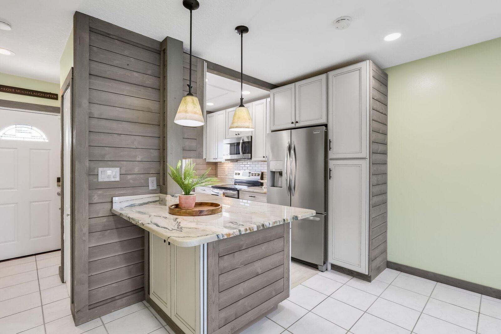 Property Photo: 1116 Lake Terrace 203 FL 33426