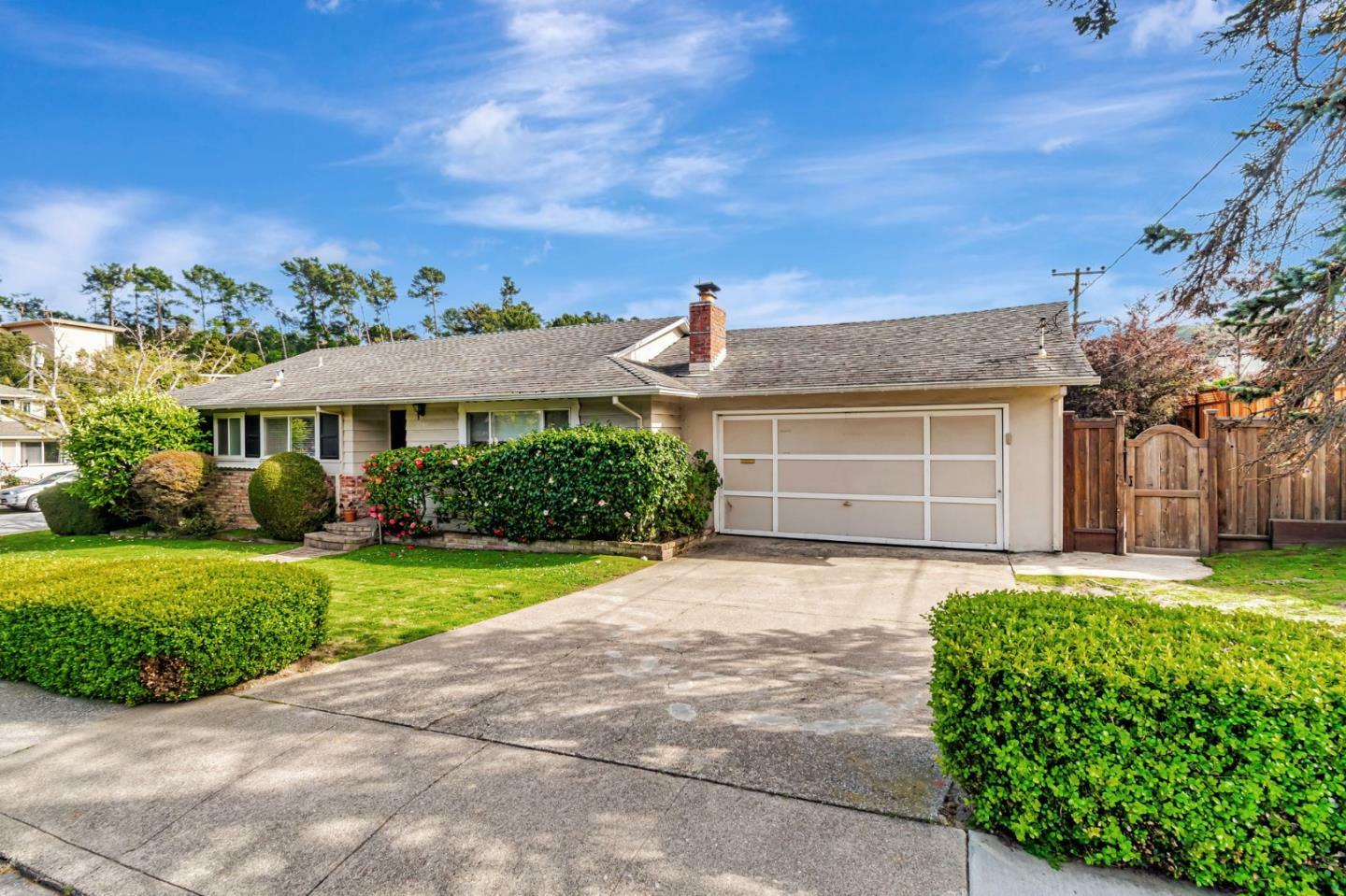 Property Photo: 2261 Whitman Way CA 94066