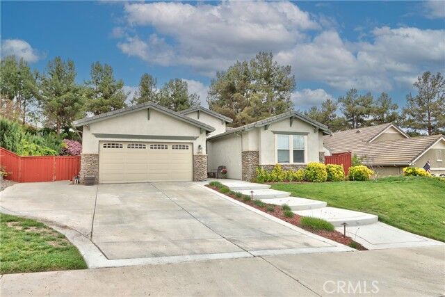 Property Photo:  39526 Sierra Madre Drive  CA 92563 