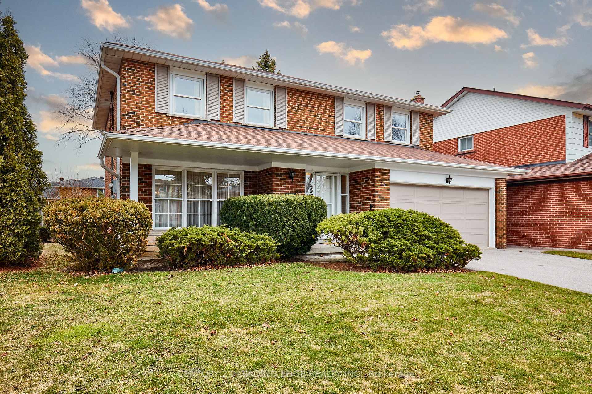 24 Dunmurray Boulevard  Toronto ON M1T 2J9 photo