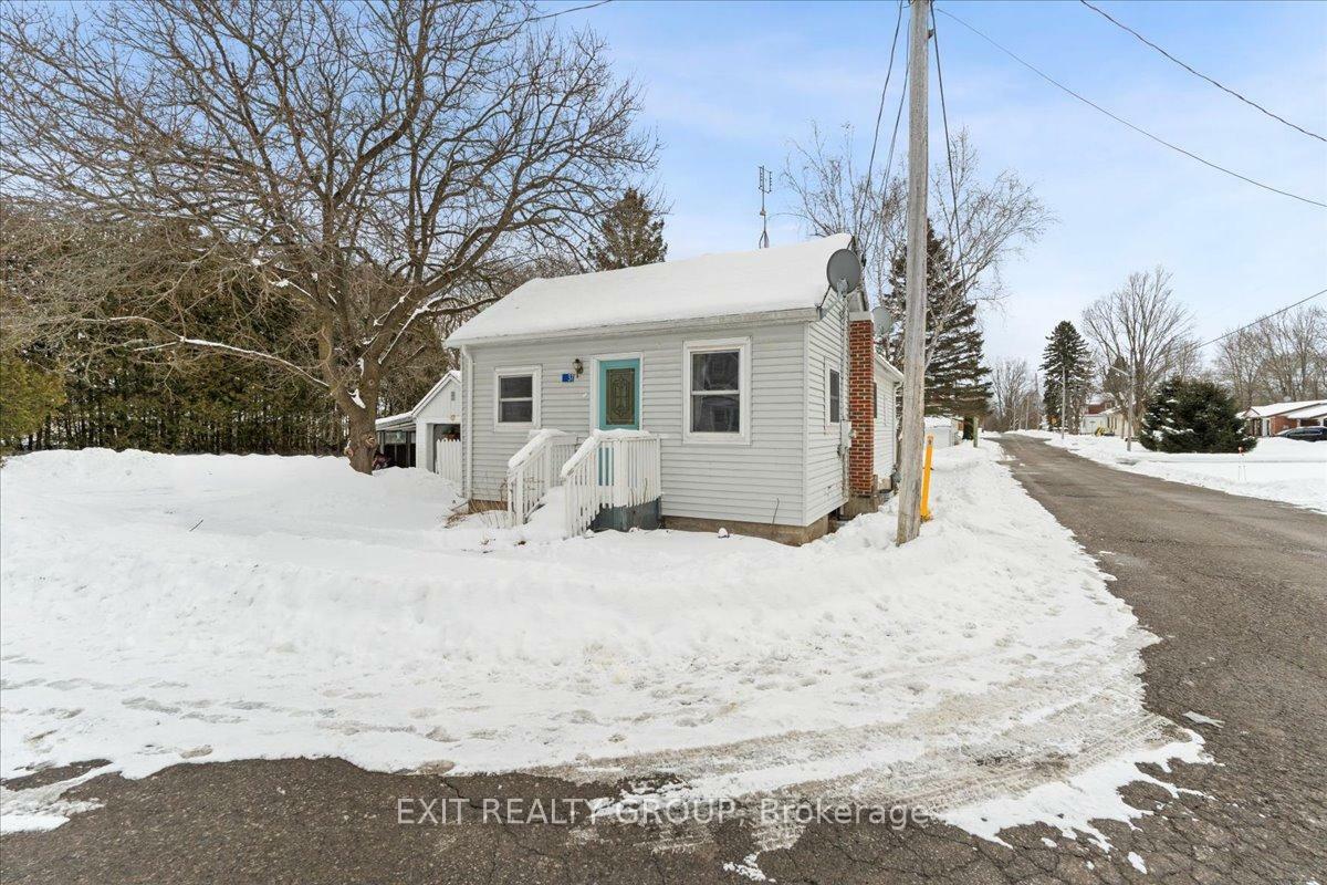 Property Photo: 37 Bruce Street ON K0K 2C0