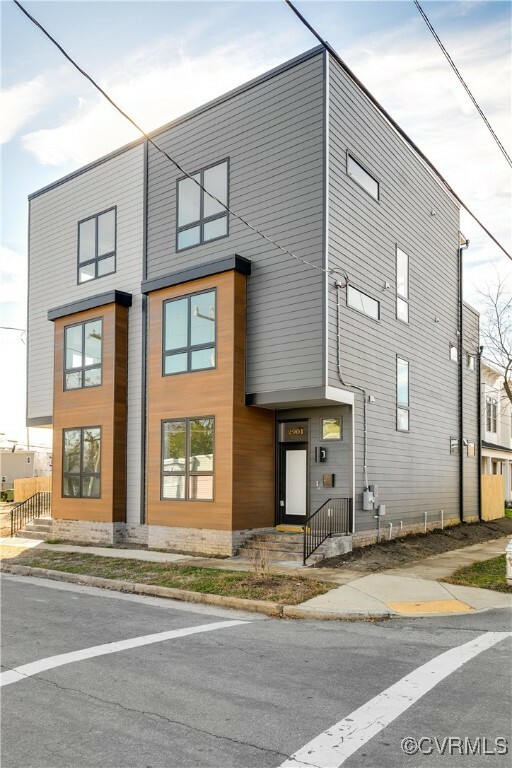 2909 R Street  Richmond VA 23223 photo