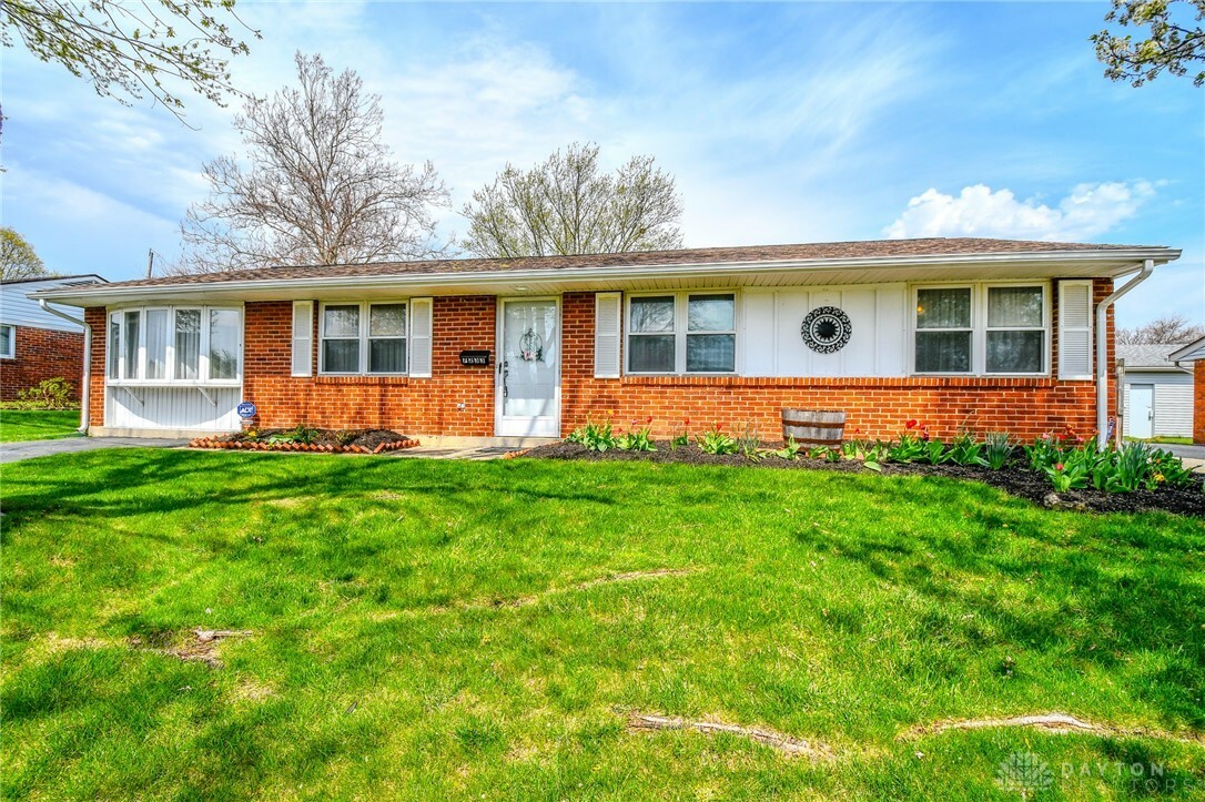 Property Photo: 7233 Serpentine Drive OH 45424